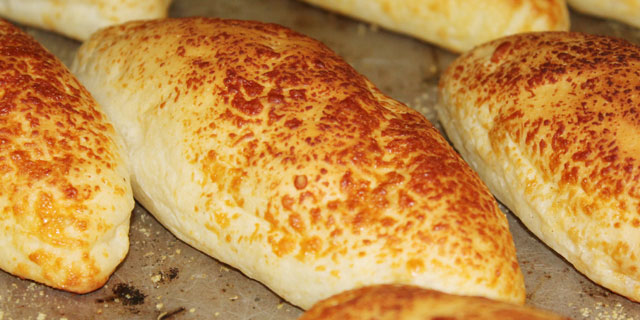 CHEESE-ROLL-RP15.000-(PACK)